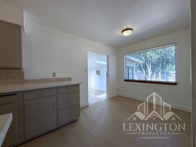 Building Photo - Beautifully Updated, Single-story, 3BD/1.5BA, Home near Tahoe Park!