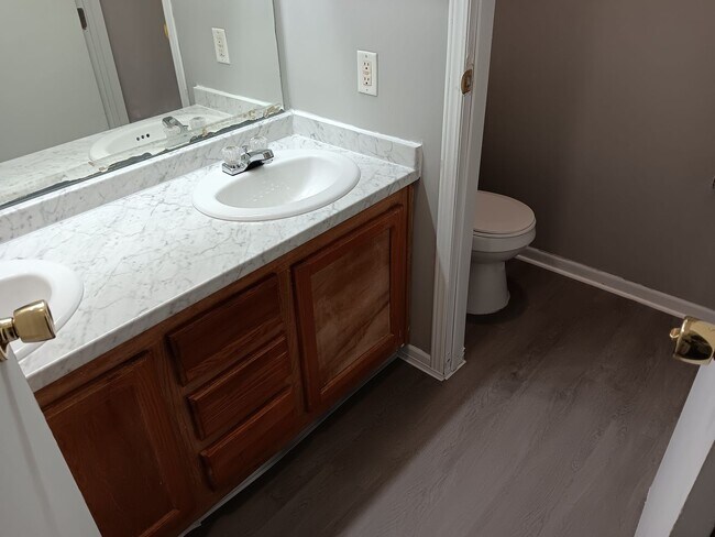 Building Photo - For Rent - Four-Bedroom Two-Bathroom Home Available NOW!