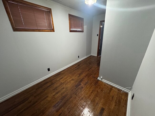 Building Photo - 32 S Virginia Ave