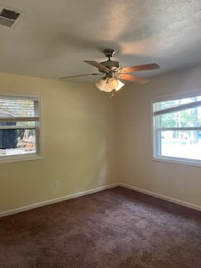 Building Photo - 6227 Williamsburg Dr