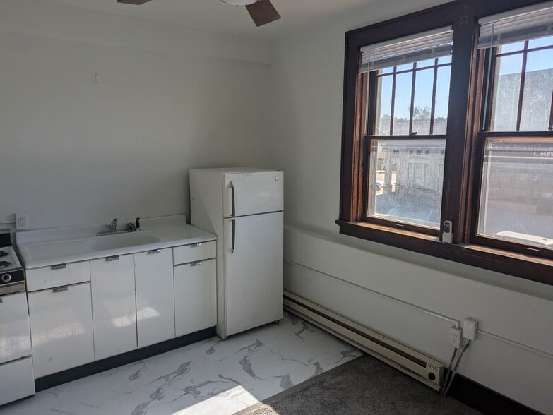 Building Photo - 235 Main St