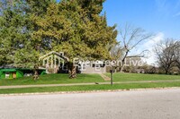 Building Photo - 1456 Rolling Hills Dr