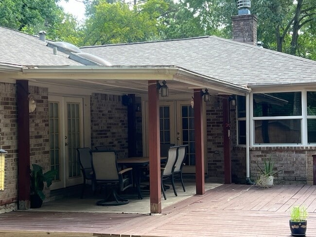 Building Photo - 5 Deerfoot Ct