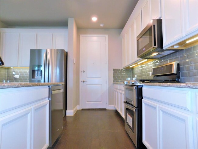 Building Photo - 5520 Liberty Dr