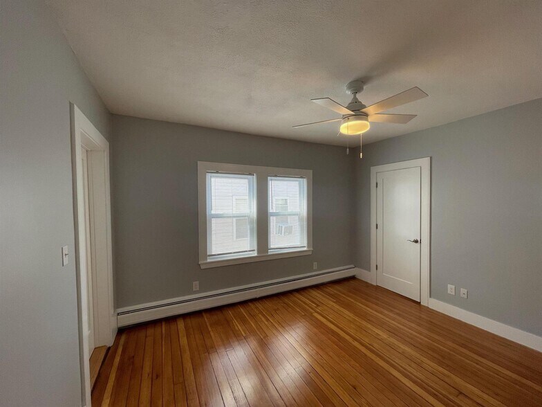 Building Photo - 356 Somerville Ave