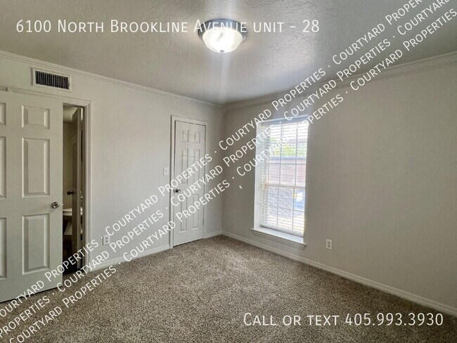 Building Photo - 6100 N Brookline Ave