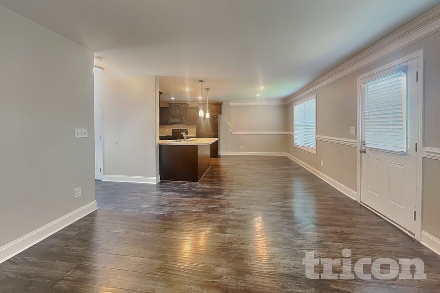 Building Photo - 513 Sourwood Dr