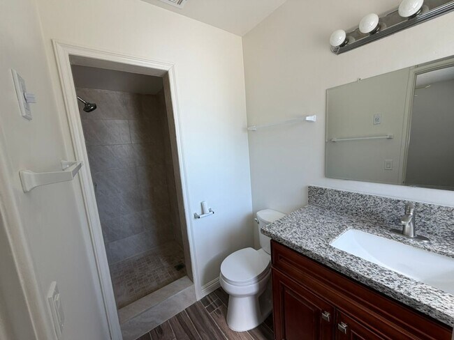Building Photo - 512 S La Serena Dr