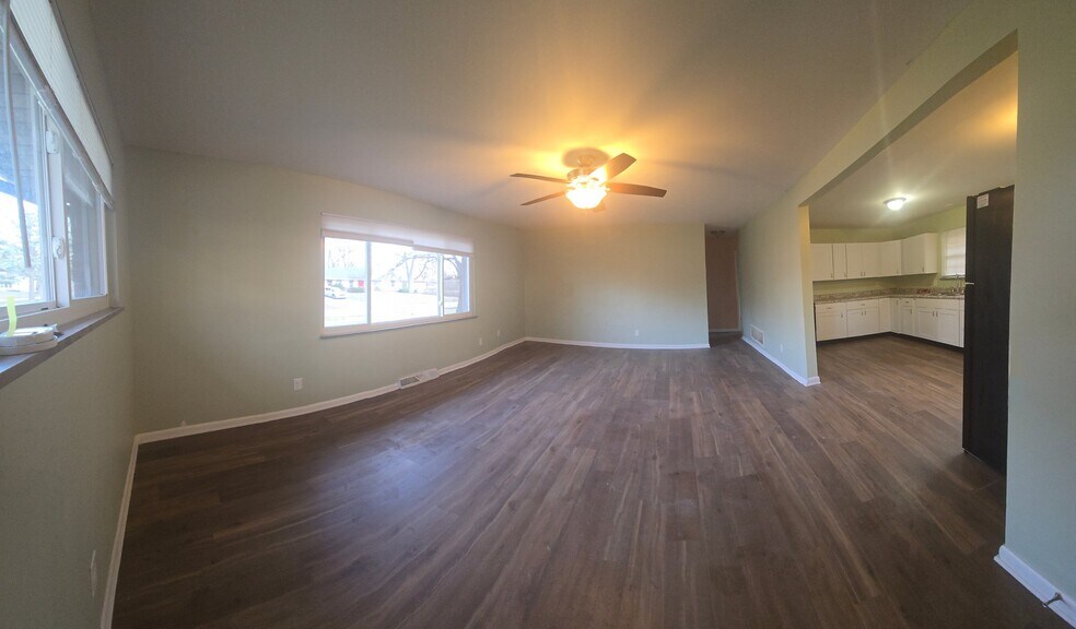 Building Photo - 7161 E Pleasant Run Pkwy S Dr