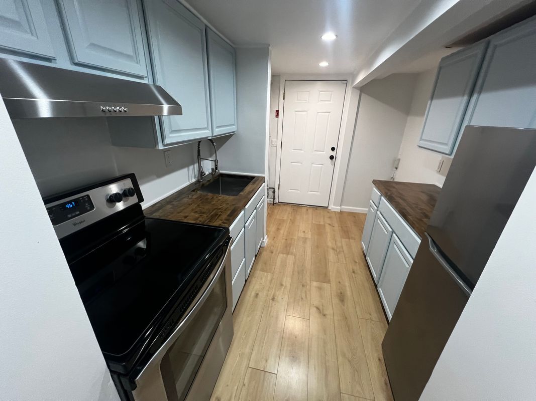 Building Photo - 25 Spruce St