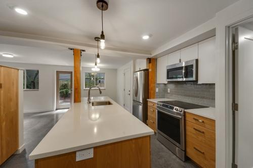 Building Photo - 0 bedroom in Seattle WA 98122