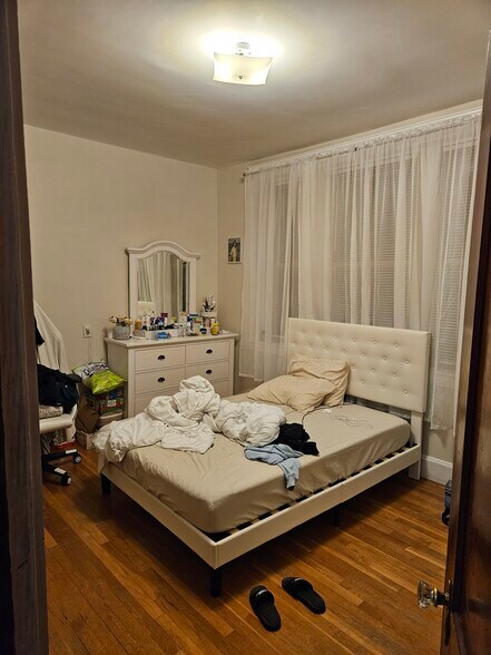 Building Photo - 4354 Washington St