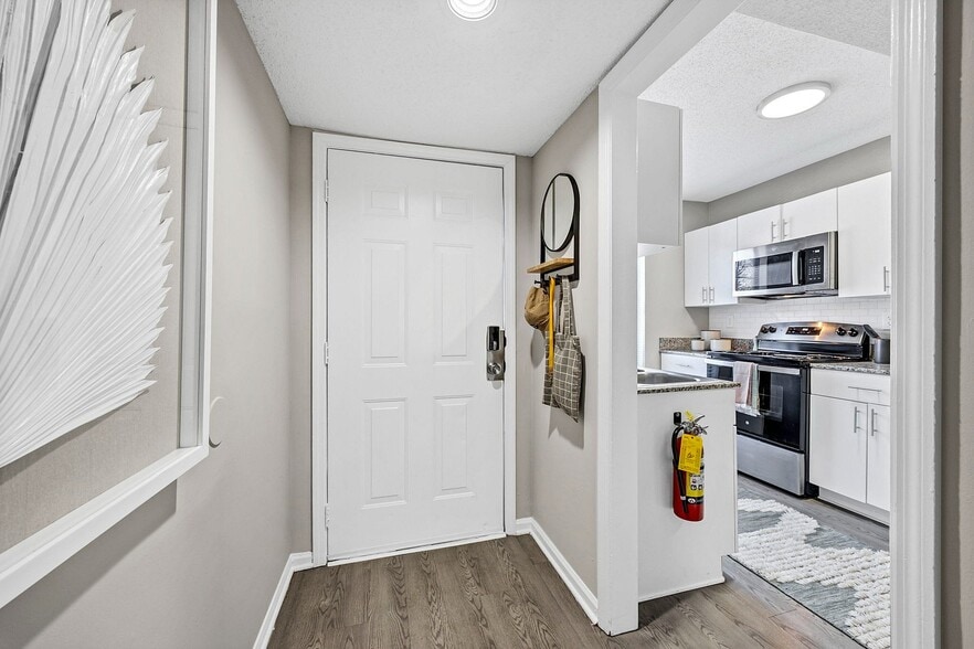 215-Enclave 425 - Model - Entry (3) - Enclave 425