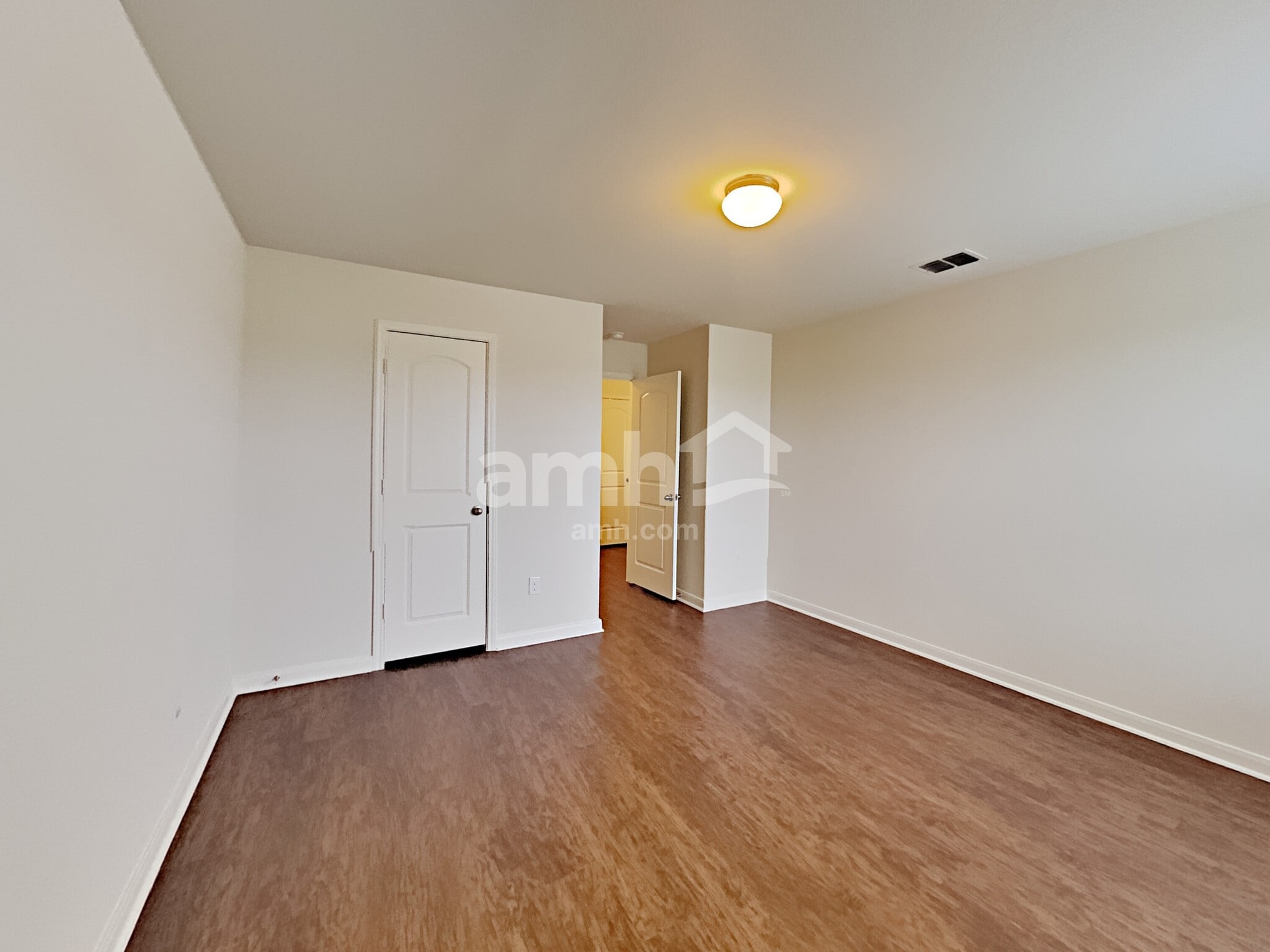 Building Photo - 12882 Cedarcreek Trail