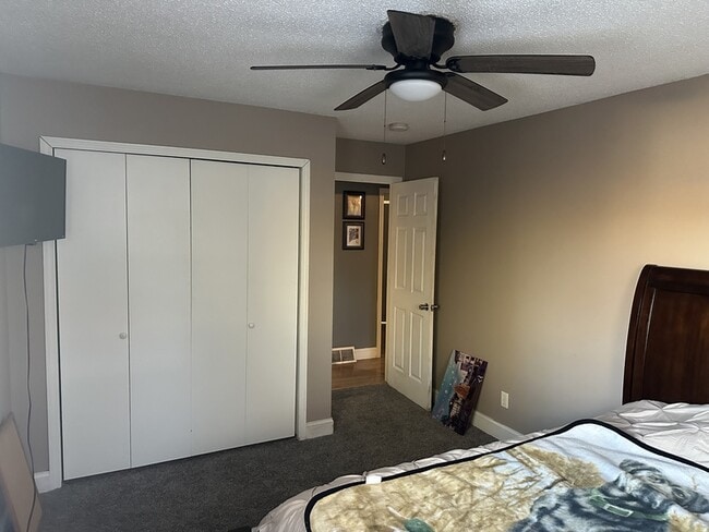 Building Photo - 320 30th St Dr SE