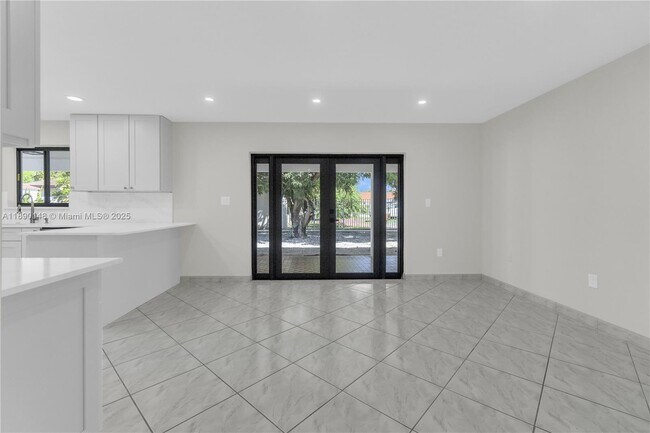 Building Photo - 631 SW 102nd Ave