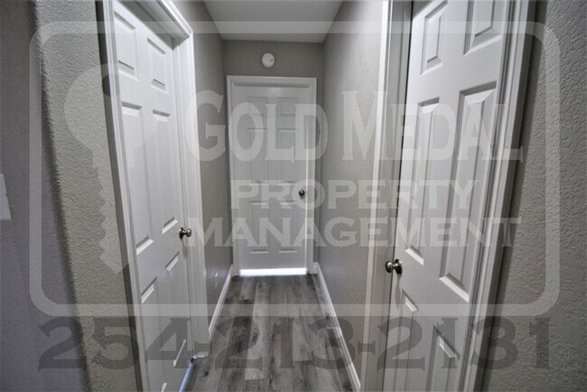 Building Photo - 2513 Jake Dr