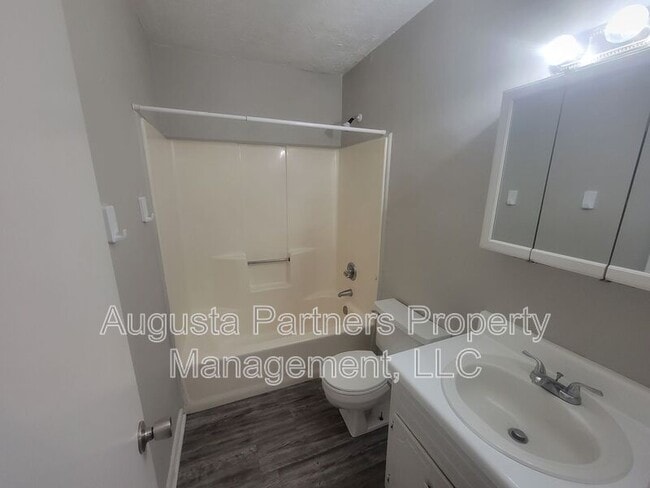 Building Photo - 114 Chalet North CT