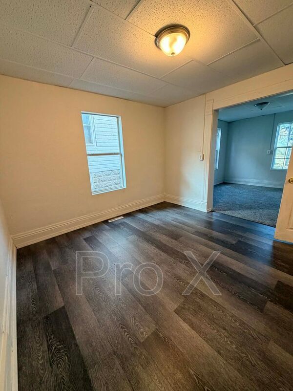 Building Photo - 210&210 1/2 S Pearl