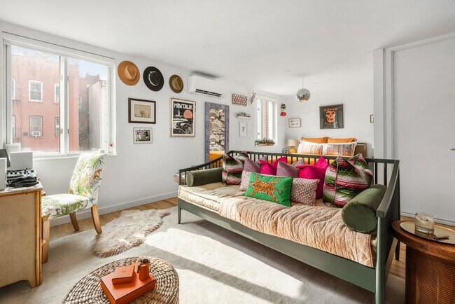 Building Photo - 165 Elizabeth St