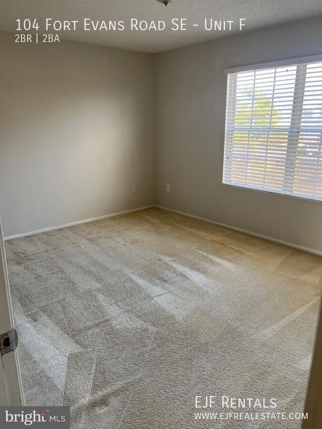 Building Photo - 104 Fort Evans Rd SE