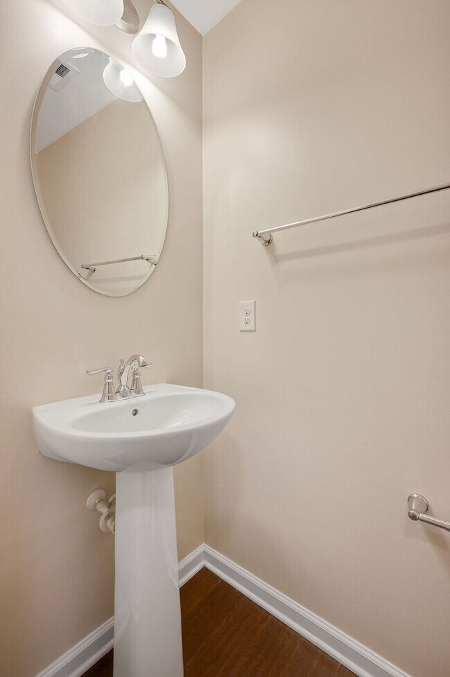 Building Photo - 3 Bedroom Townhome in Mechanicsville – $2,400/mo