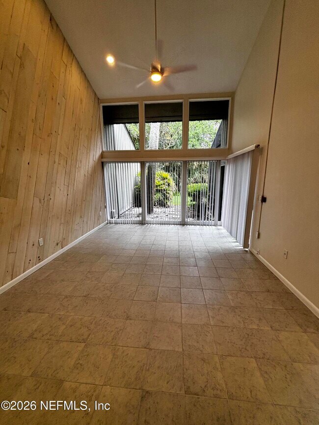 Building Photo - 9787 Sawgrass Dr E