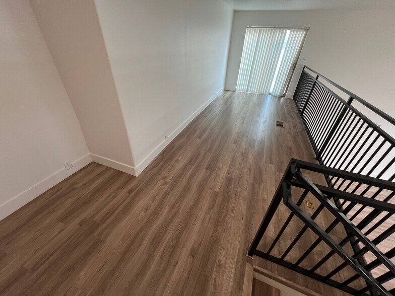 Building Photo - 11312 Huston St