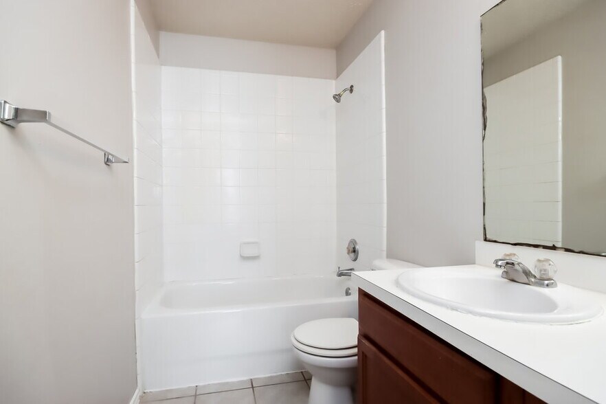 Building Photo - 17406 Wigeon Way Dr