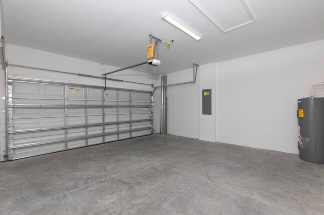 Building Photo - 15045 Palamos Cir