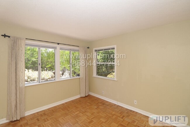 Building Photo - 3 Bedroom 2 Bathroom in Country Estates