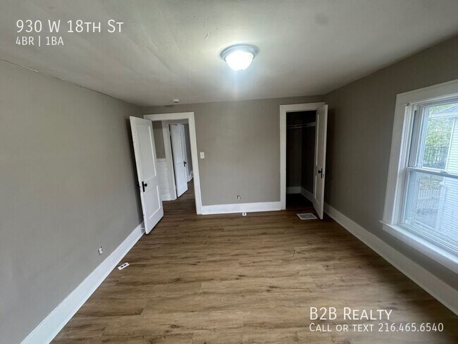 Building Photo - 930 W 18th St