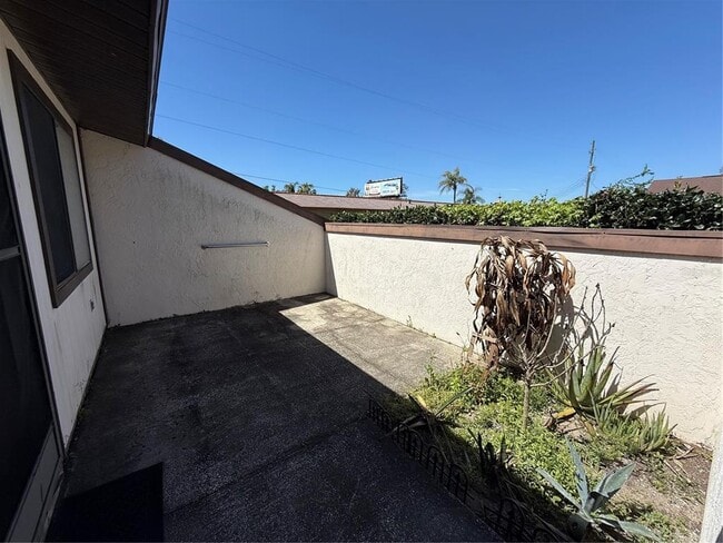 Building Photo - 3032 SE 5th Terrace