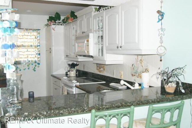 Building Photo - 1555 NE Ocean Blvd