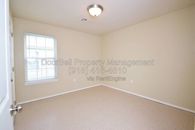 Building Photo - 6018 S Newport Ave