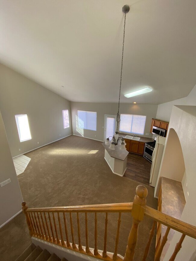 Building Photo - AMERICANA Property Mgmt - Freshly remodele...