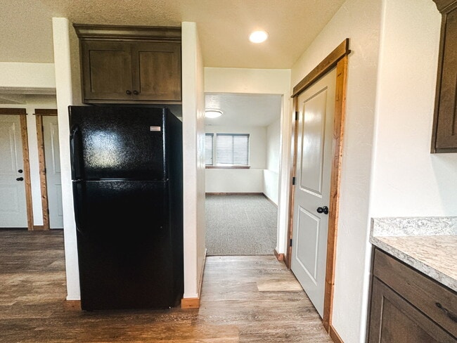 Building Photo - 3 Bedroom, 1 Bathroom Lower Level Duplex