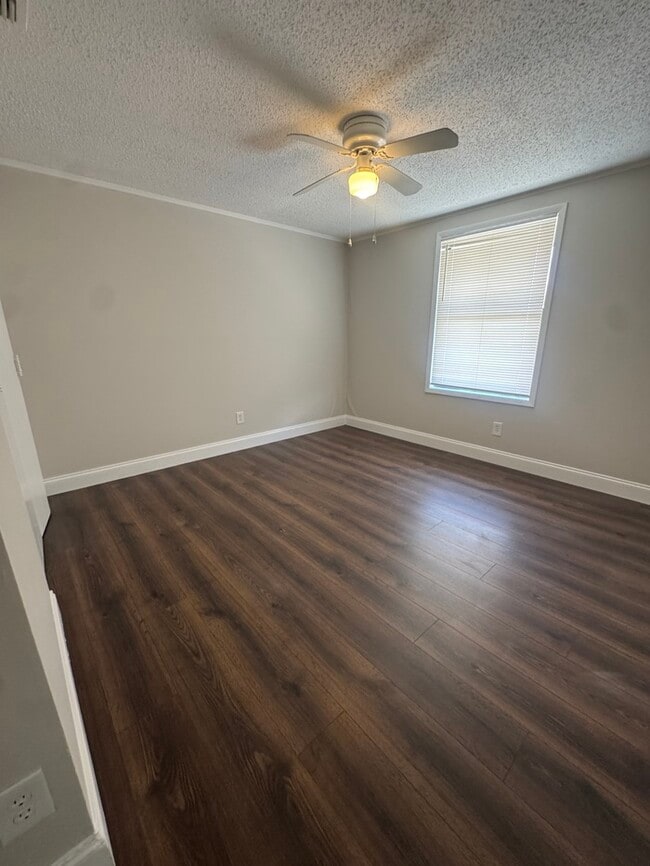 Building Photo - 1344 Lodge Terrace