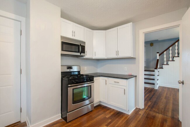 Building Photo - 348 Quimby St NE