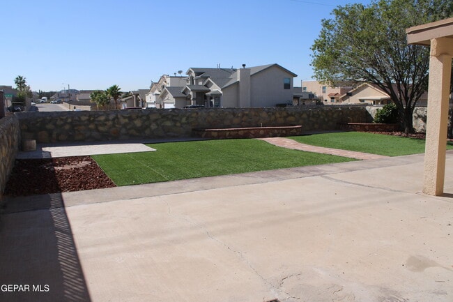 Building Photo - 12516 Twin Leaf Dr