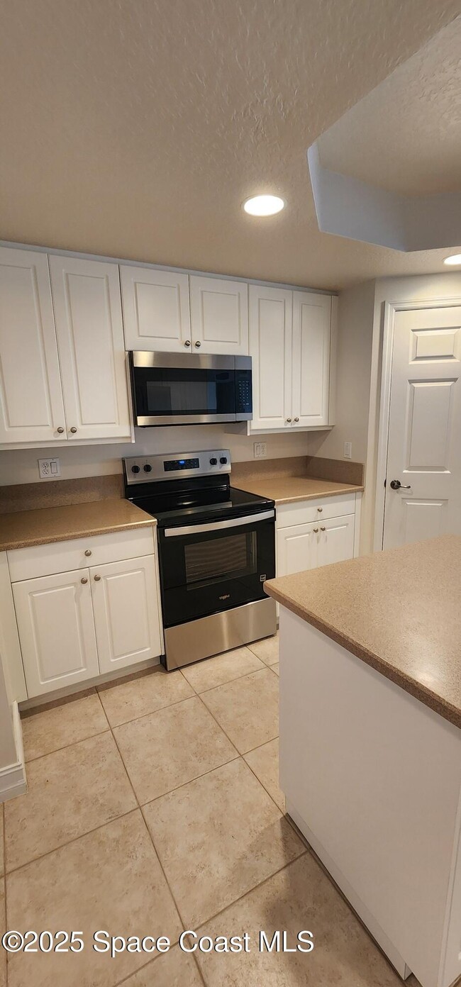 Building Photo - 134 Starboard Ln