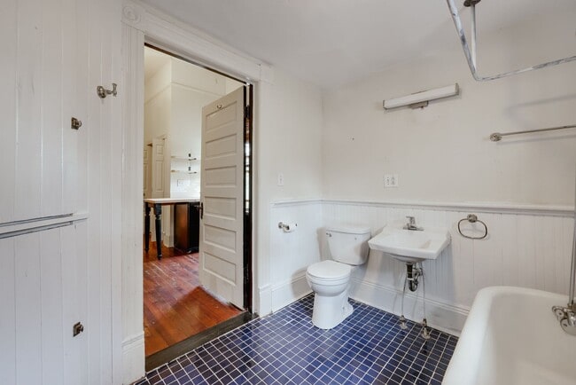 Building Photo - 295 Oglethorpe Ave