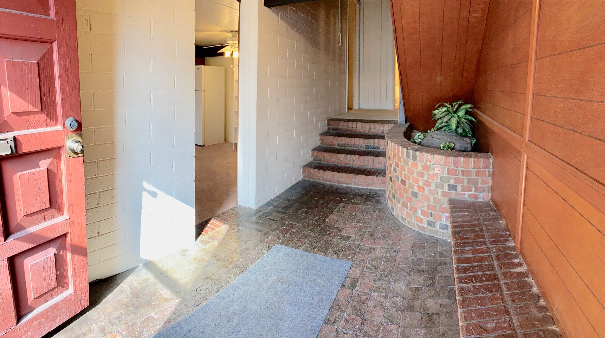 Building Photo - 2740 University Ave