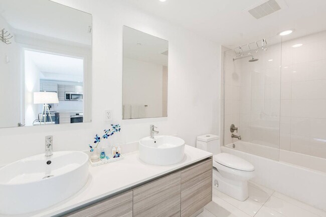 Building Photo - 101 NE 34th St