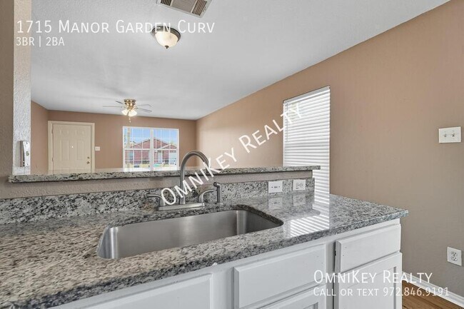 Building Photo - 1715 Manor Garden Curve