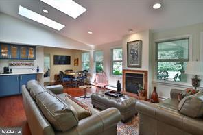 Building Photo - 1157 Delene Rd