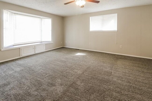 Building Photo - 1703 Fedderson Dr