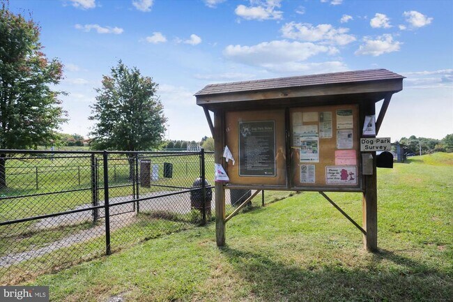 Building Photo - 13950 Estuary Dr