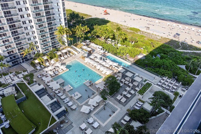 Building Photo - 2301 Collins Ave