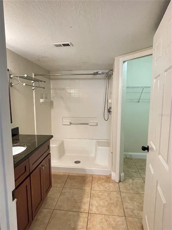 Building Photo - 5065 Park Central Dr